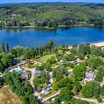 مكان تخييم Mobil-home Avec Terrasse, 6 Personnes - Api-1-52-926 *