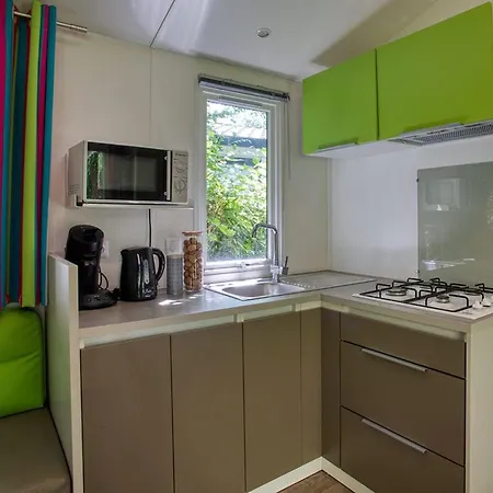 Mobil-home Avec Terrasse, 6 Personnes - Api-1-52-926 Groléjac