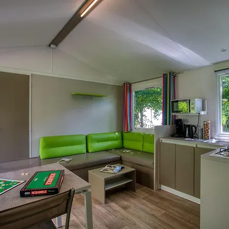 Mobil-home Avec Terrasse, 6 Personnes - Api-1-52-926 Camping