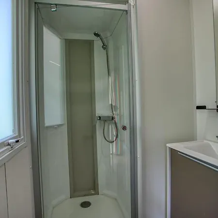 Mobil-home Avec Terrasse, 6 Personnes - Api-1-52-926 Camping Groléjac