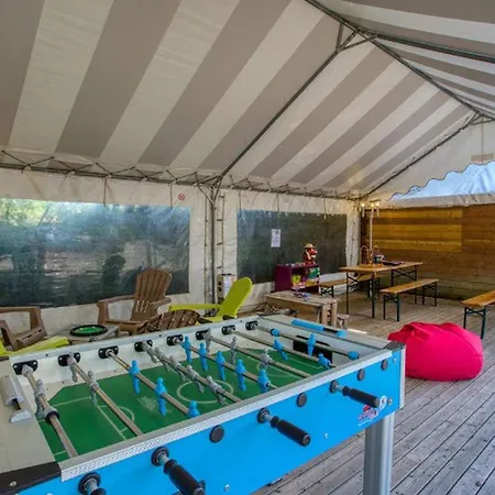 Mobil-home Avec Terrasse, 6 Personnes - Api-1-52-926 * Groléjac