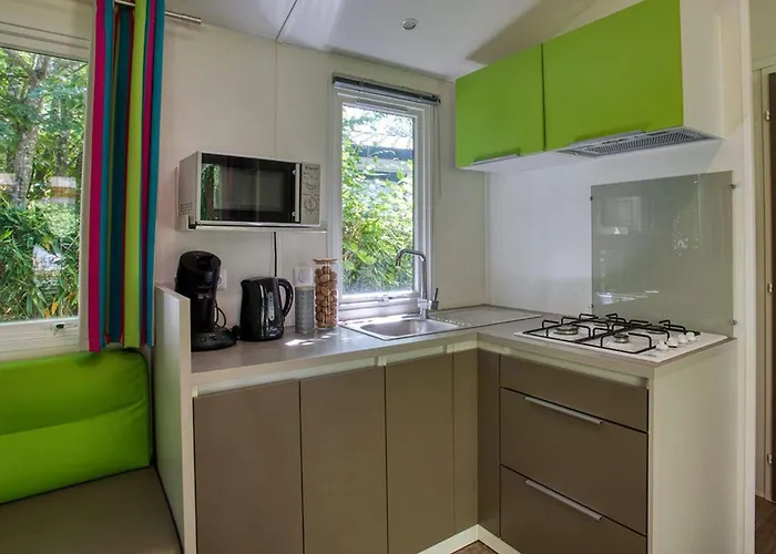 Mobil-home Avec Terrasse, 6 Personnes - Api-1-52-926 Groléjac
