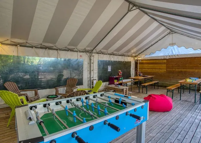 Mobil-home Avec Terrasse, 6 Personnes - Api-1-52-926 * Groléjac